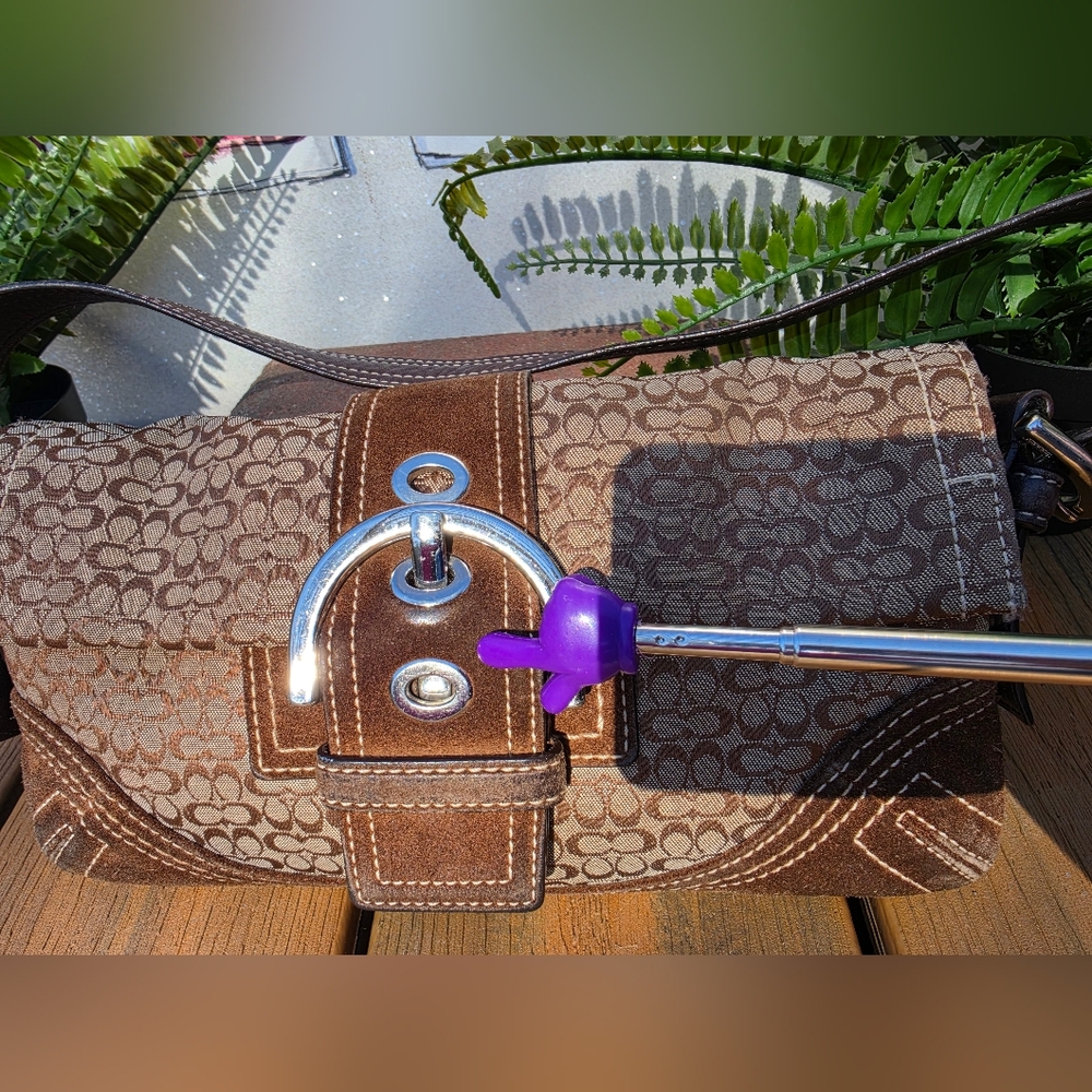 vintage Coach Soho Signature mini buckle shoulder bag. 2005 - Picture 7 of 17